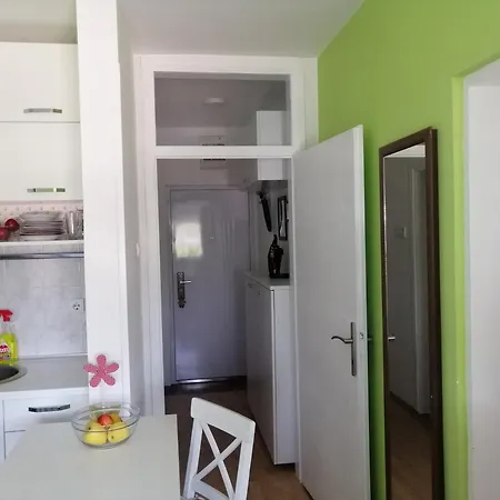 My Is Your Free Parking - Nis Istok Apartment