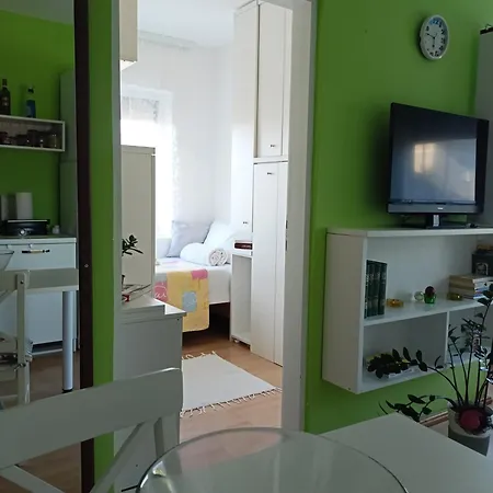 My Is Your Free Parking - Nis Istok Apartment *